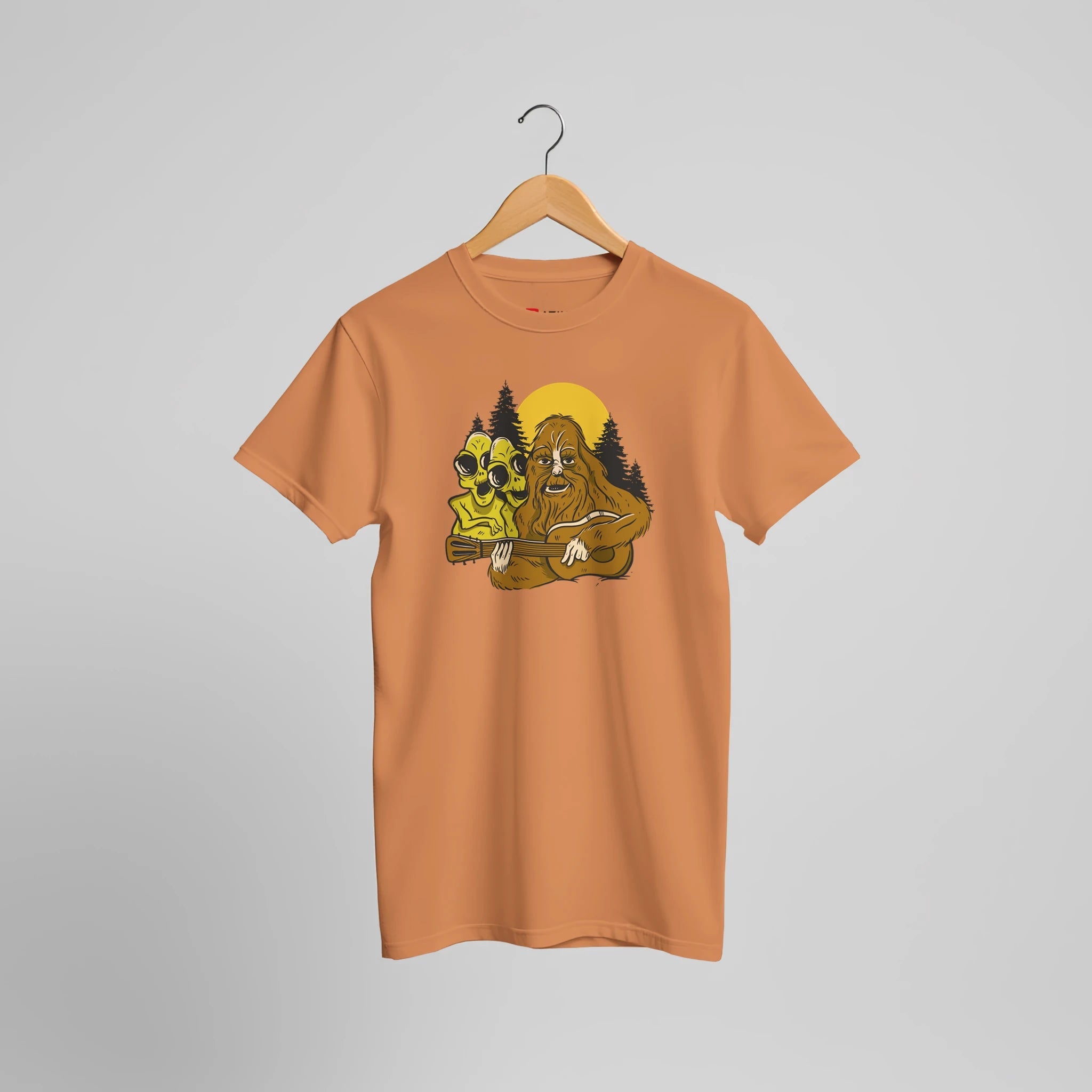 Bigfoot Rock Legende T-Shirt | Mystischer Gitarrist Wald Abenteuer Design – T-Shirt for everyday use | AZIKX