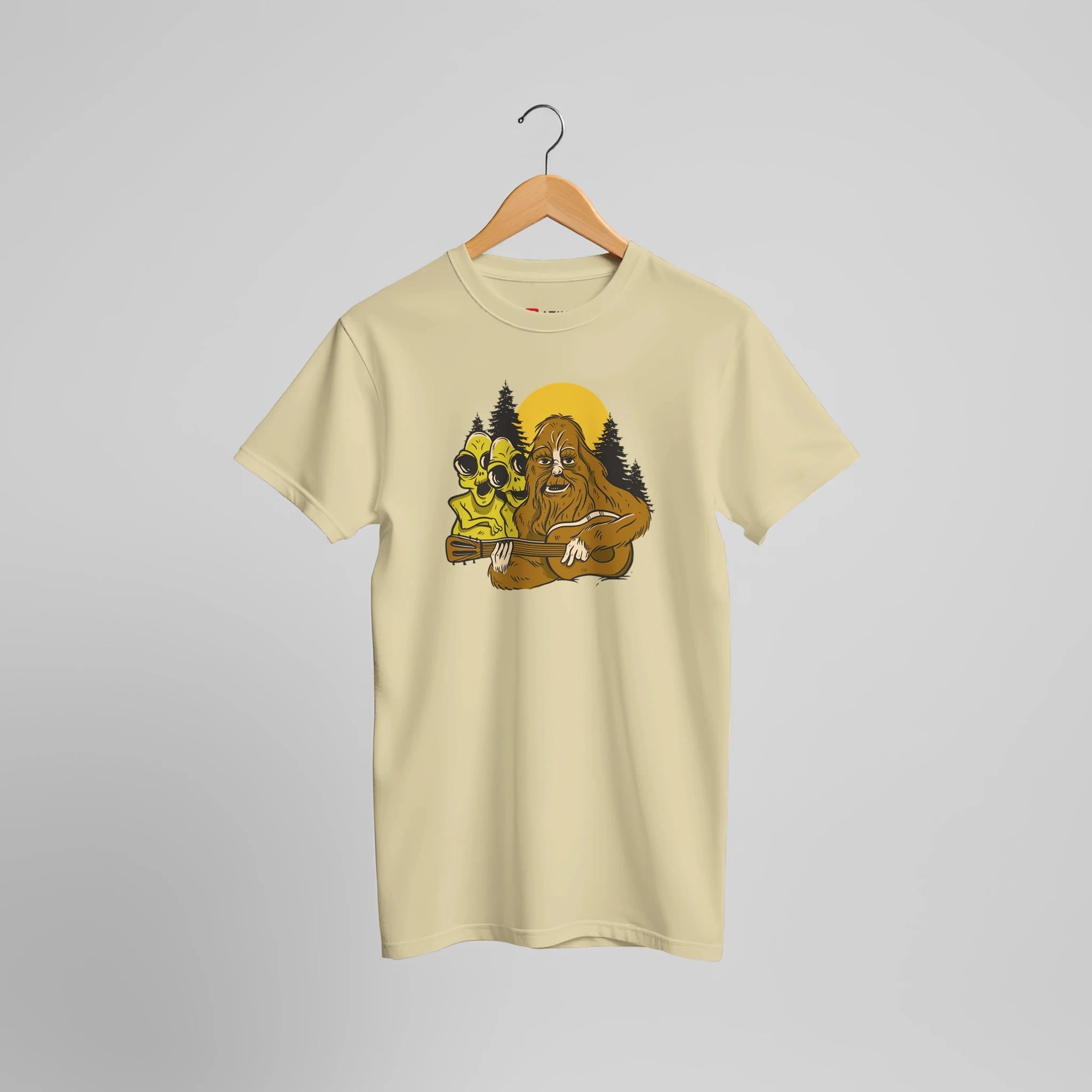 Bigfoot Rock Legende T-Shirt | Mystischer Gitarrist Wald Abenteuer Design – T-Shirt for everyday use | AZIKX