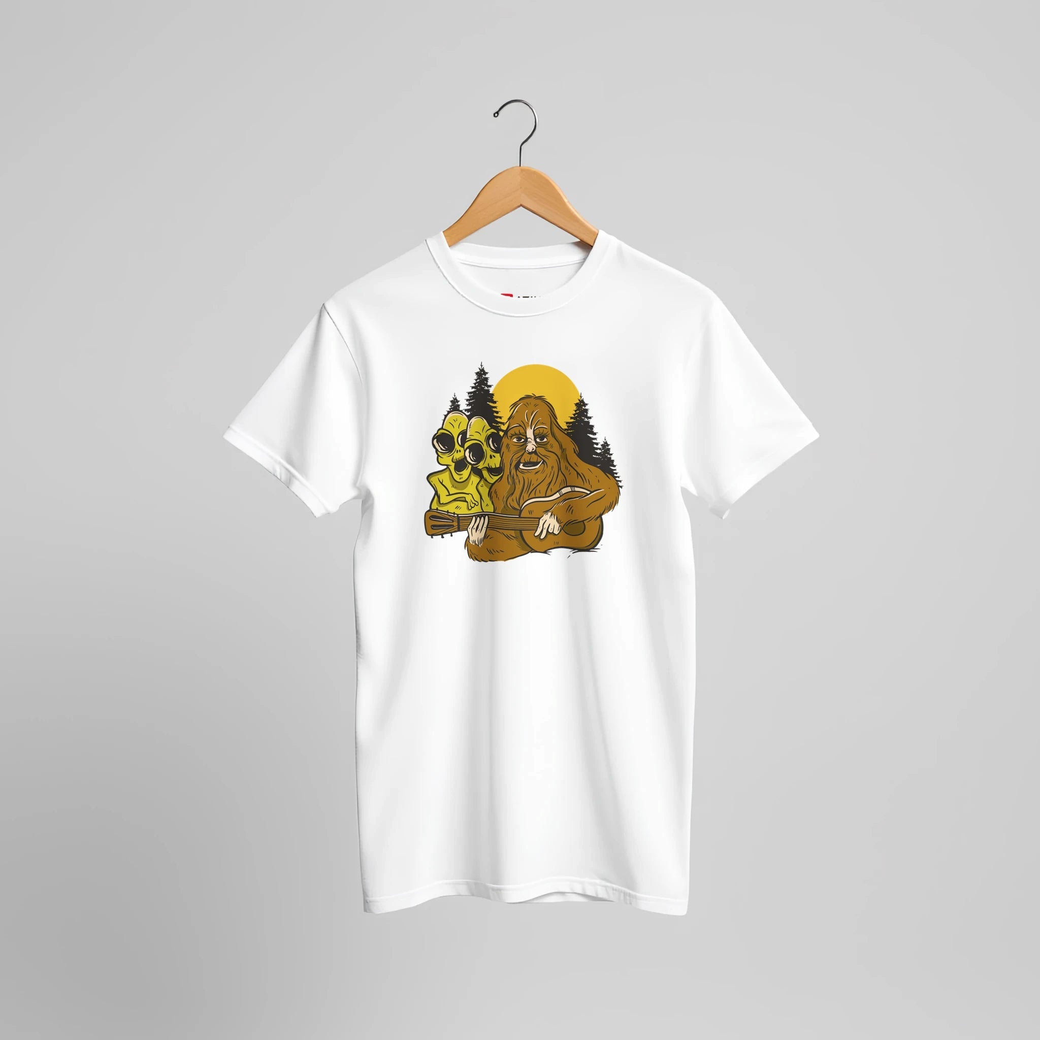 Bigfoot Rock Legende T-Shirt | Mystischer Gitarrist Wald Abenteuer Design – T-Shirt for everyday use | AZIKX