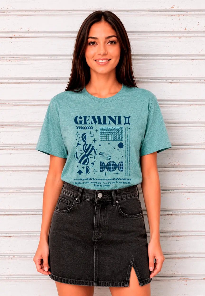 Cosmic Gemini Retro T-Shirt | Sternzeichen Zwillinge Vintage Universum Design – T-Shirt for everyday use | AZIKX