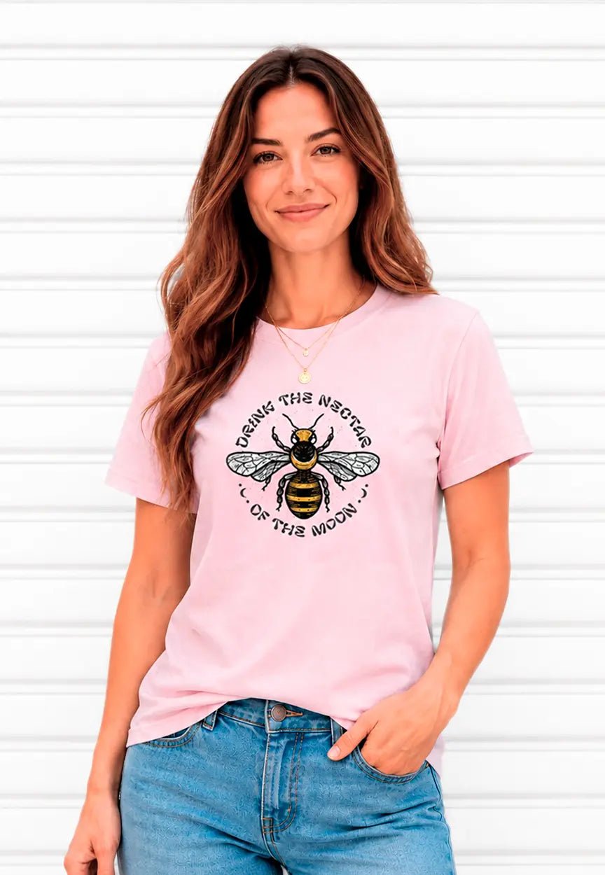 Drink The Nectar Bienen T-Shirt | Mystisches Honigbiene Natur Design – T-Shirt for everyday use | AZIKX