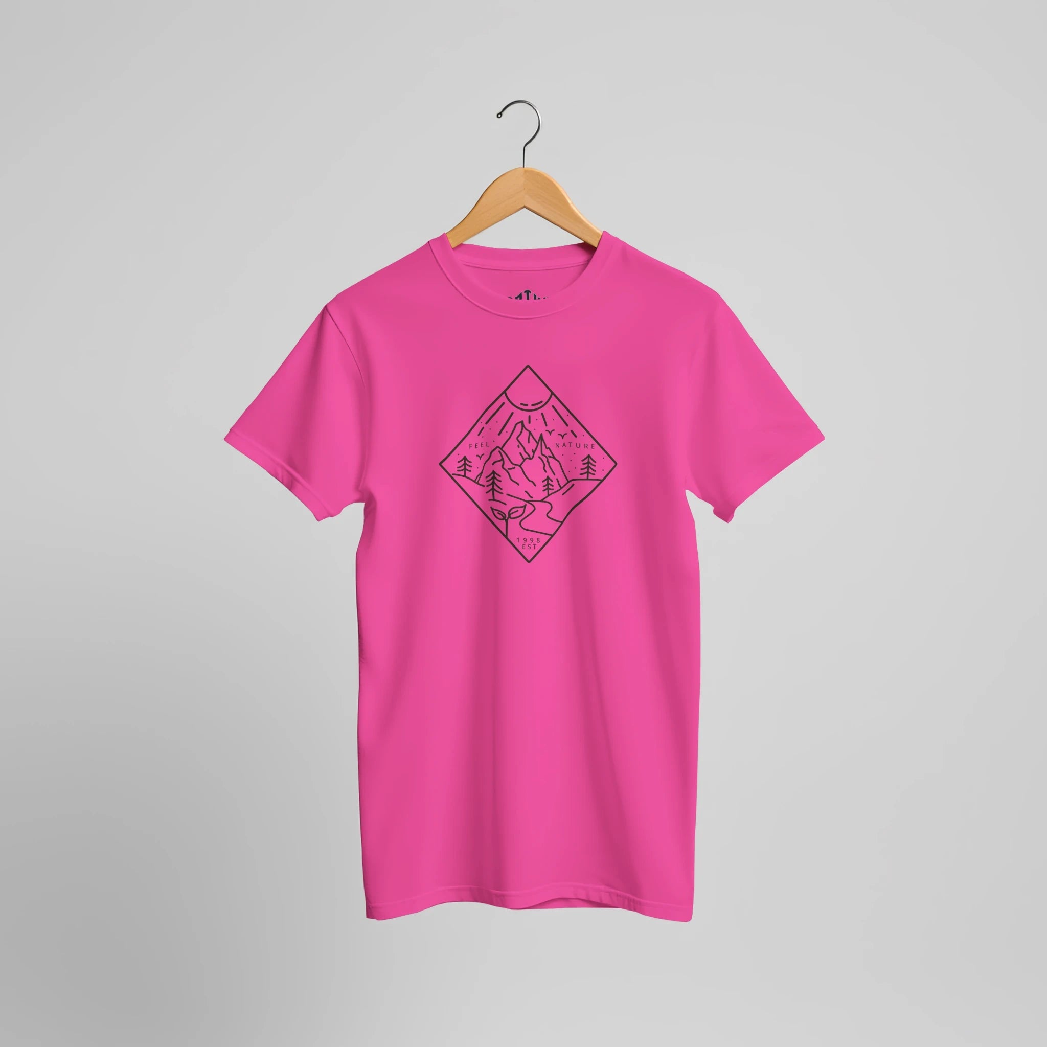 Feel Nature Berglandschaft T-Shirt | Minimalistisches Outdoor Abenteuer Design – T-Shirt for everyday use | AZIKX