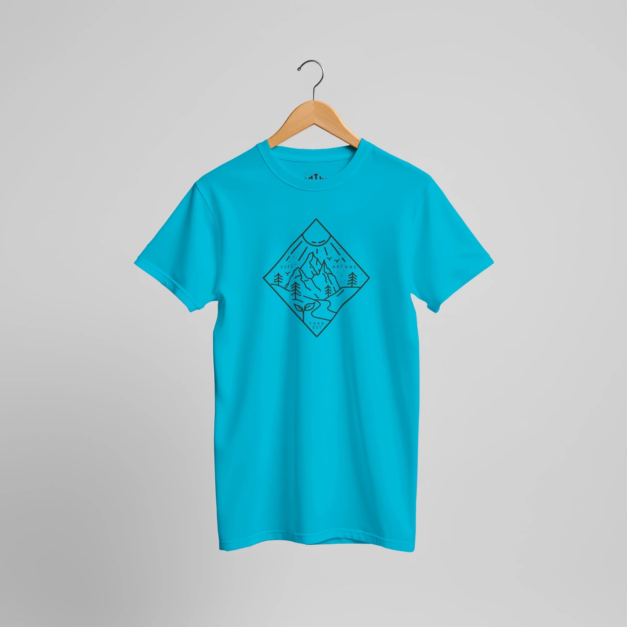 Feel Nature Berglandschaft T-Shirt | Minimalistisches Outdoor Abenteuer Design – T-Shirt for everyday use | AZIKX