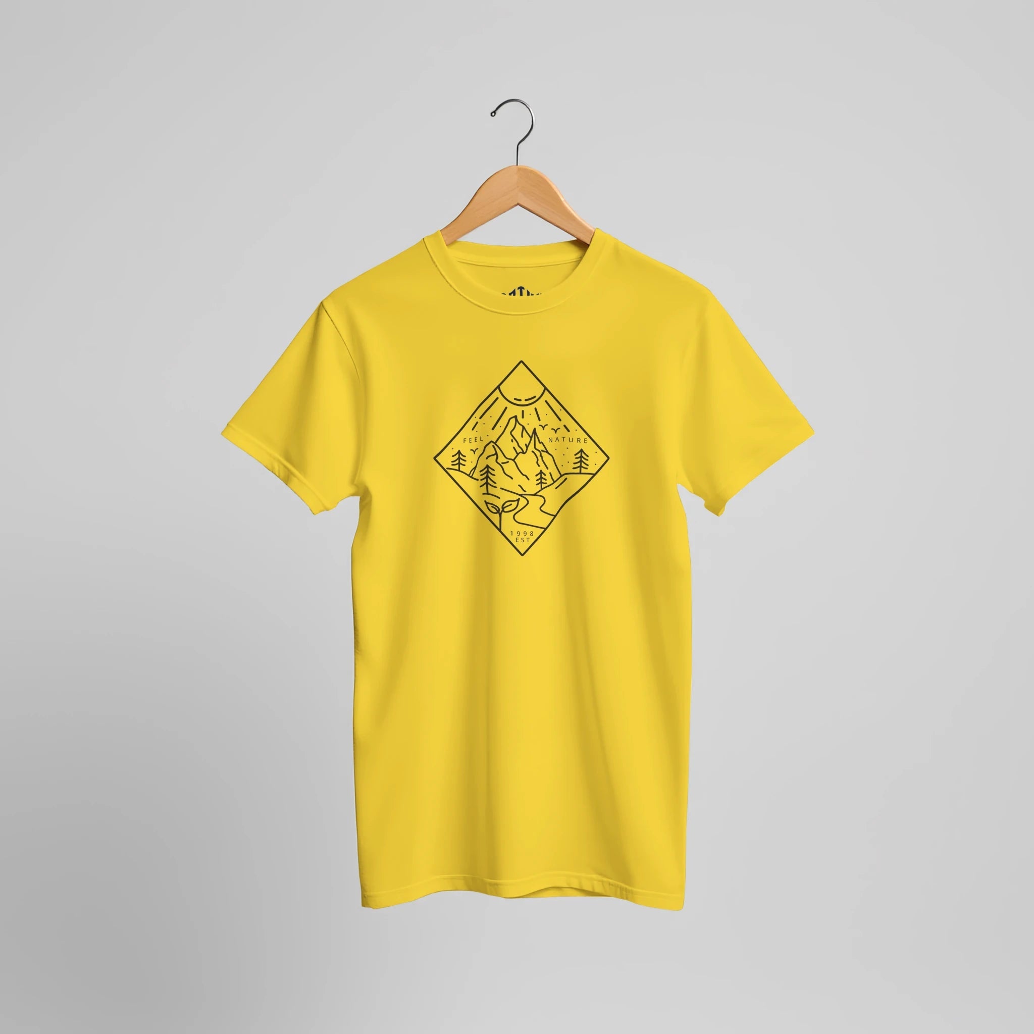Feel Nature Berglandschaft T-Shirt | Minimalistisches Outdoor Abenteuer Design – T-Shirt for everyday use | AZIKX