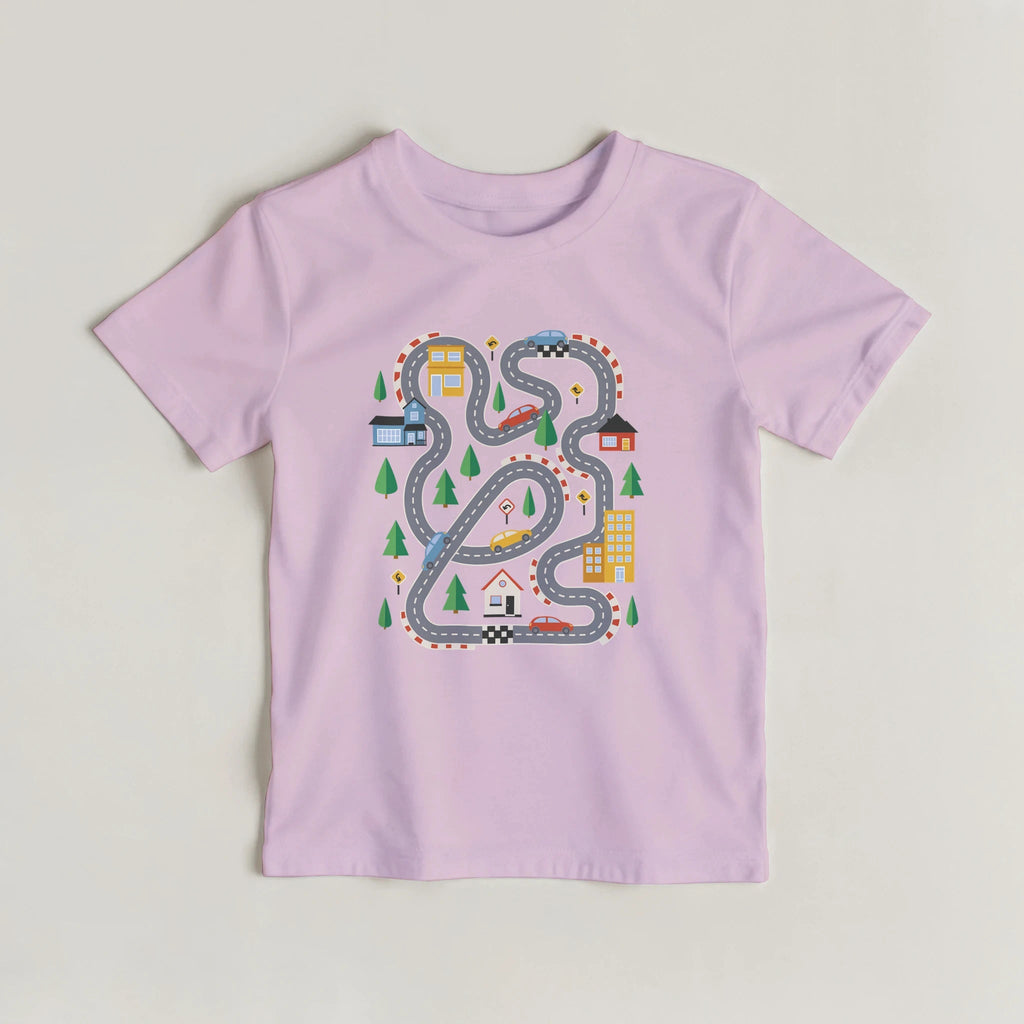 Kinder Rennstrecken Abenteuer T-Shirt | Bunte Auto Spielstraße für Kleine Entdecker – T-Shirt for everyday use | AZIKX