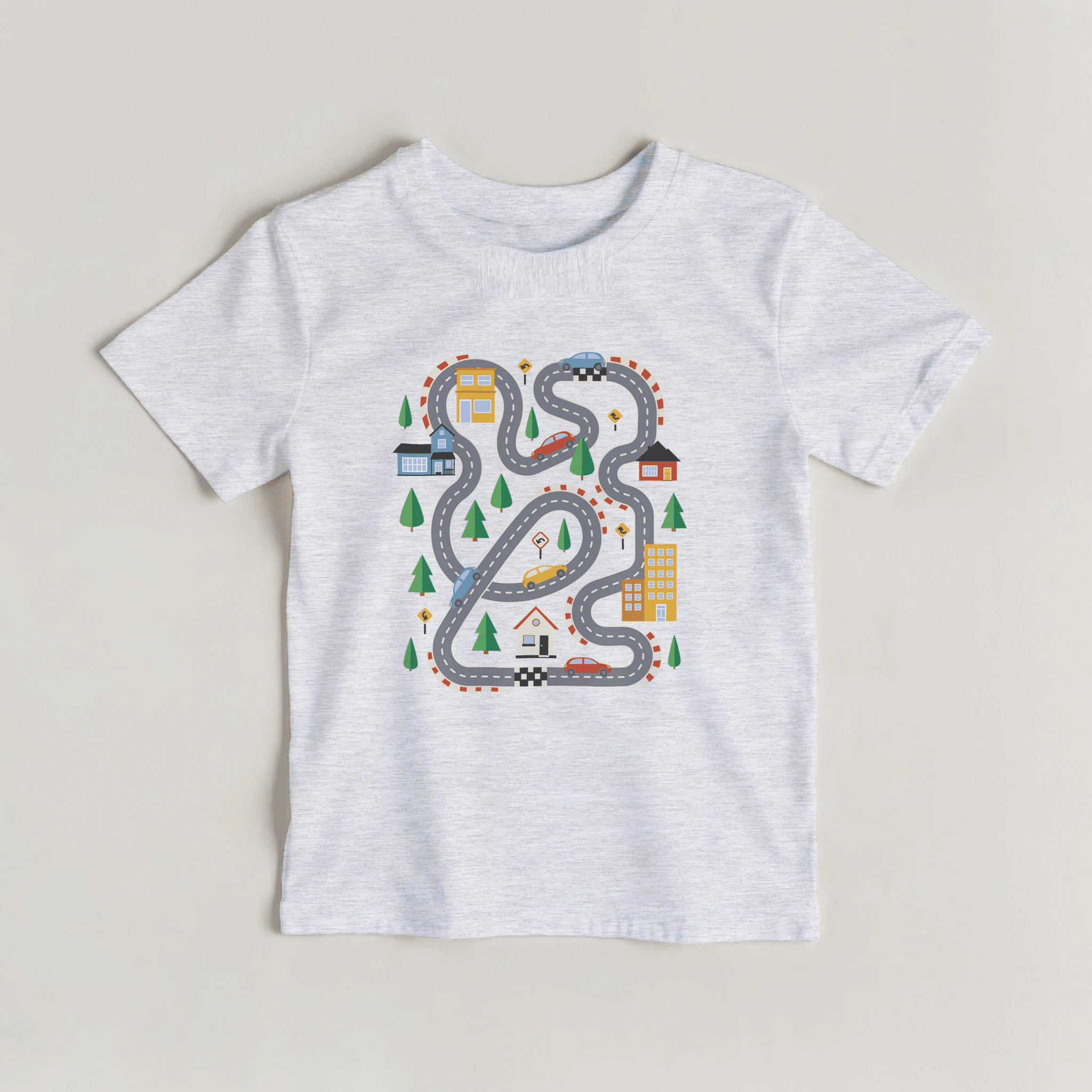 Kinder Rennstrecken Abenteuer T-Shirt | Bunte Auto Spielstraße für Kleine Entdecker – T-Shirt for everyday use | AZIKX