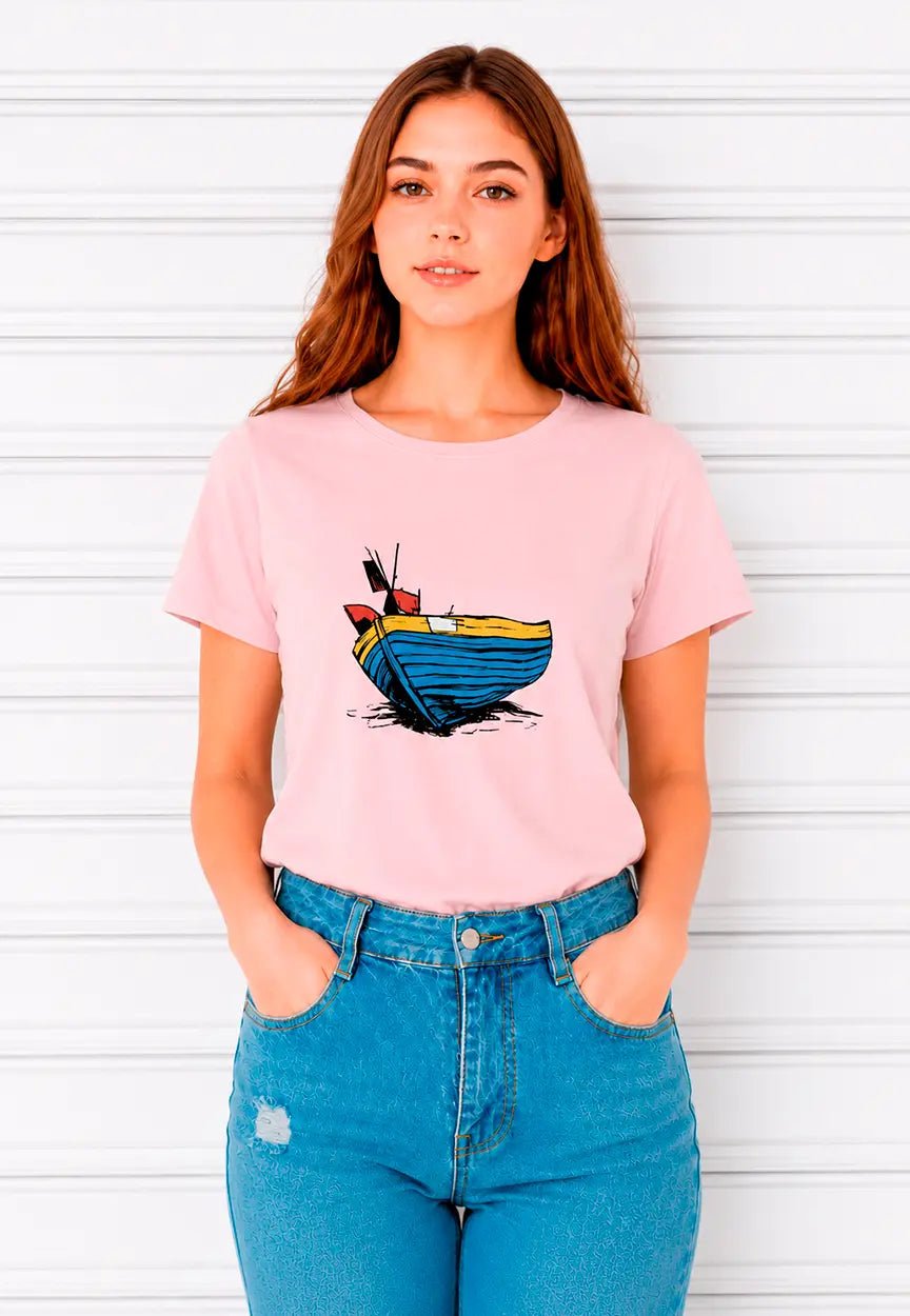 Küstenabenteuer Fischerboot T-Shirt | Maritimes Ozean Design Streetwear – T-Shirt for everyday use | AZIKX