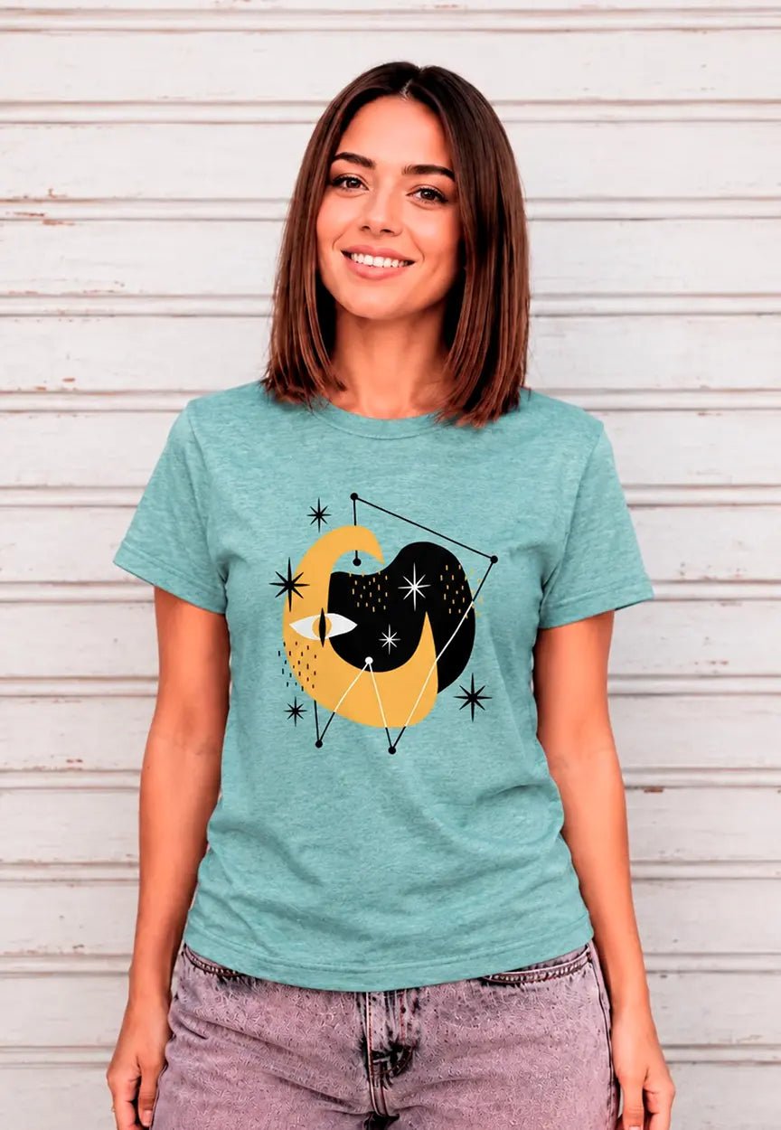 Mystische Mondvision T-Shirt | Abstraktes Mond Kunst Design Streetwear – T-Shirt for everyday use | AZIKX