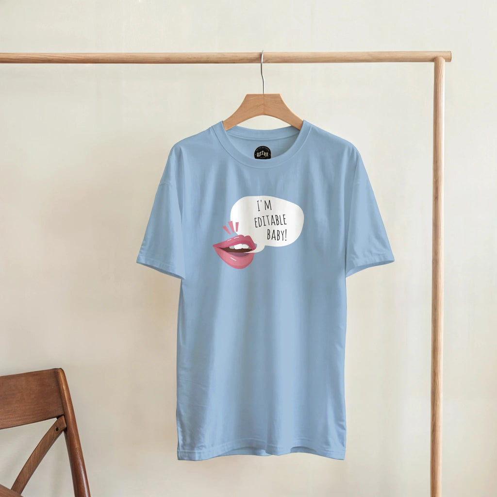 Personalisierbares Statement T-Shirt | Eigener Text Sprechblase Lippen Motiv Geschenkidee – T-Shirt for everyday use | AZIKX