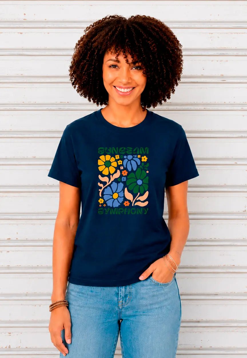 Sunbeam Symphony Flower T-Shirt | Kreatives Sommerblumen Design – T-Shirt for everyday use | AZIKX